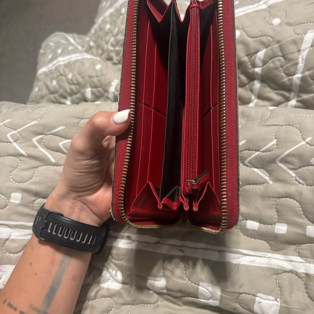 Gucci Beige and Red Cat Motif Wallet - Picture 3 of 5